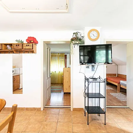 Apartment House And Balatonmariafuerdo 19269 *