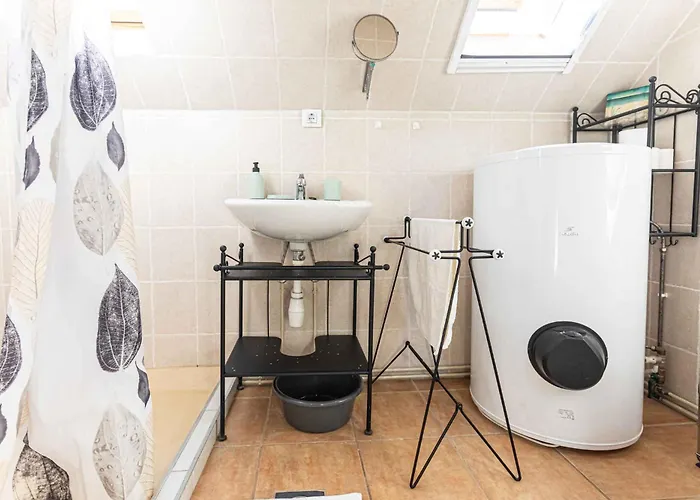 Appartement House And 19269 *